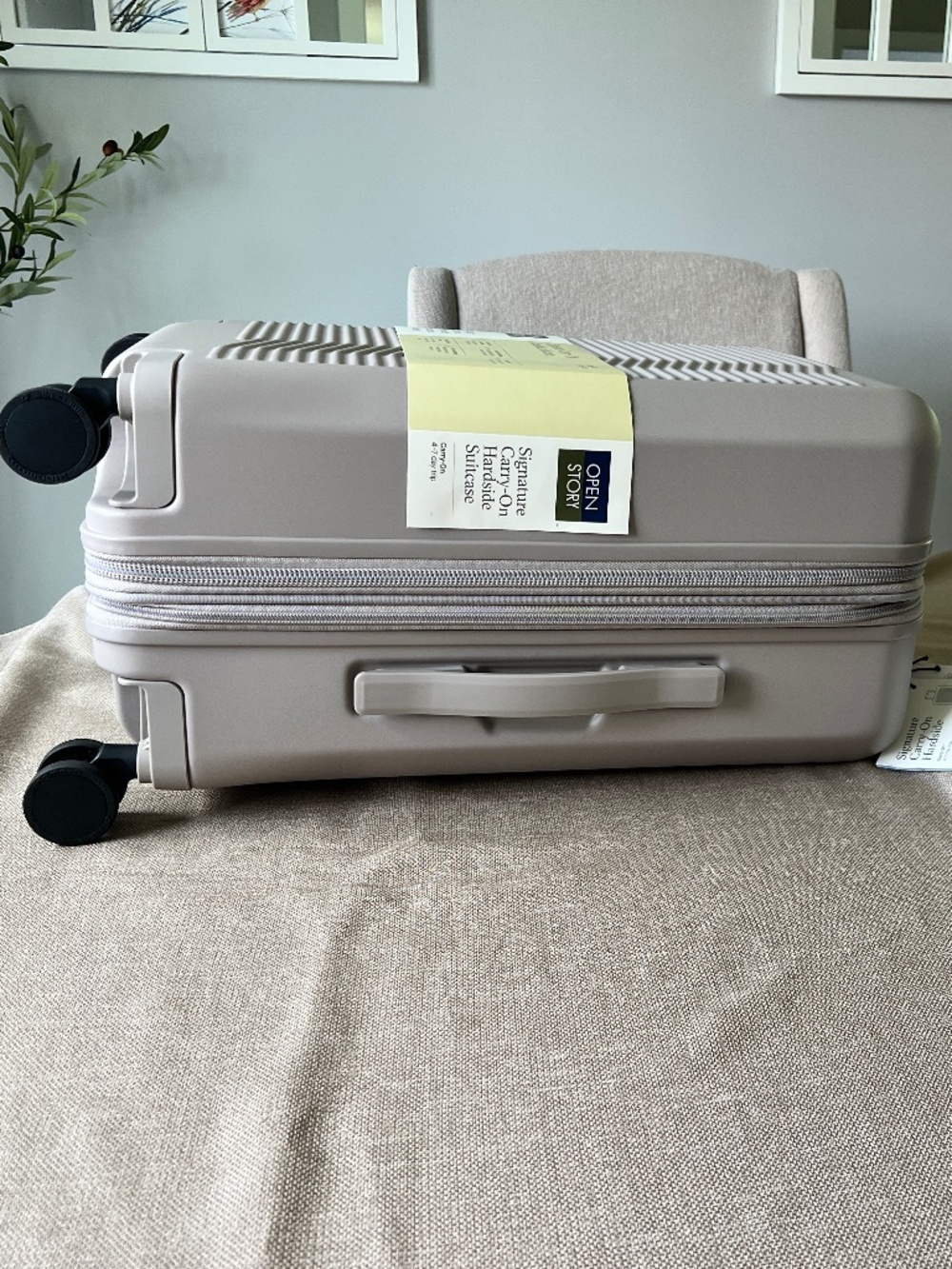 Signature Hardside Carry On Spinner Suitcase Matte Atmosphere - Open Story NEW - Picture 10 of 14